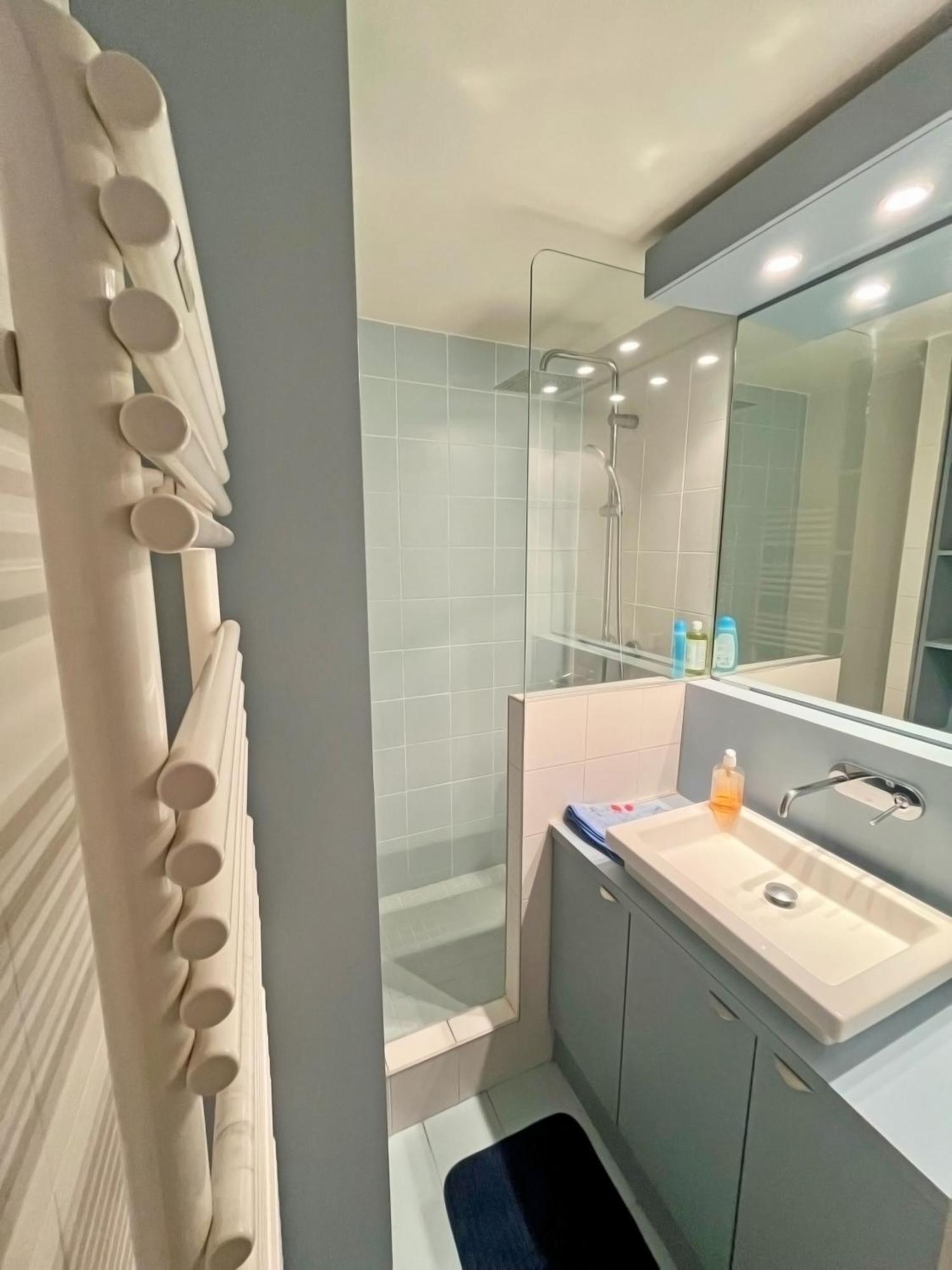 Apt Golfe Juan - 5Min Des Plages - Parking Privee - Piscine Rooftop Vallauris Εξωτερικό φωτογραφία